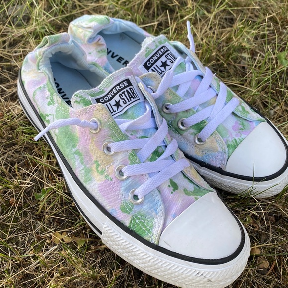Women’s Converse Size 9 Shoes— like new - Picture 4 of 5